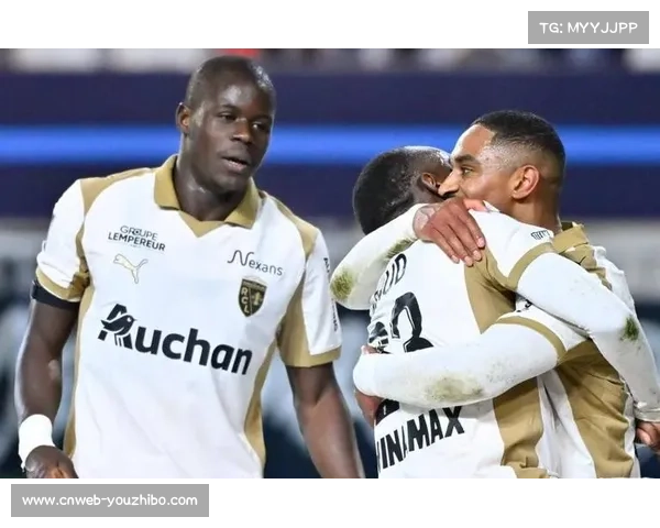 朗斯客场5-0狂胜巴黎FC反超巴黎圣日耳曼登顶法甲，领头羊易主悬念重燃